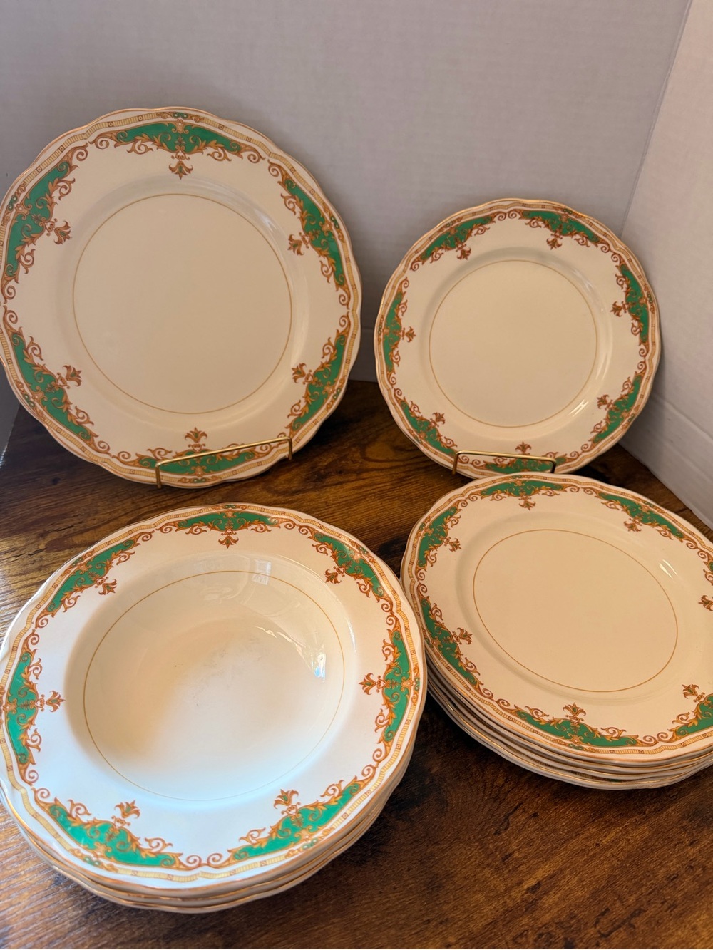 Elegant Green and Gold Floral Border Dinnerware Set - Classic Home Dining Plates